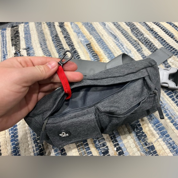 5 for $25: Small gray waterfly Fanny pack - Picture 7 of 8